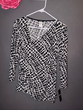 MSK Black and White Geometric Faux-Wrap Long Sleeve Top